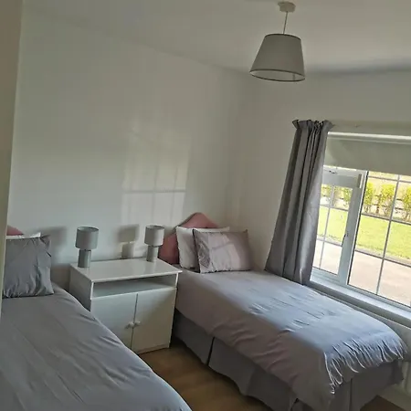 4-bed House In Rosslare With Swimming Pool Mervyn