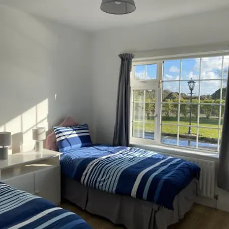 4-bed House In Rosslare With Swimming Pool Prázdninový dům