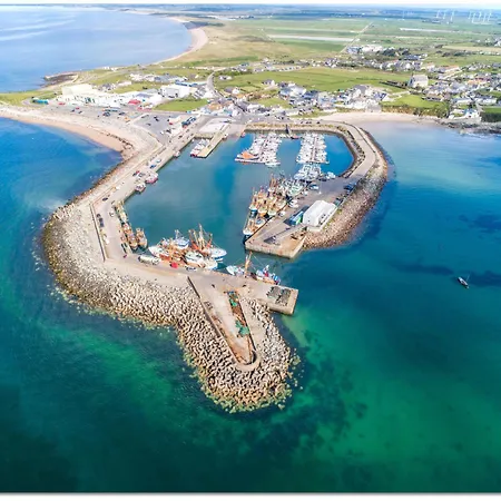 4-bed House In Rosslare With Swimming Pool *