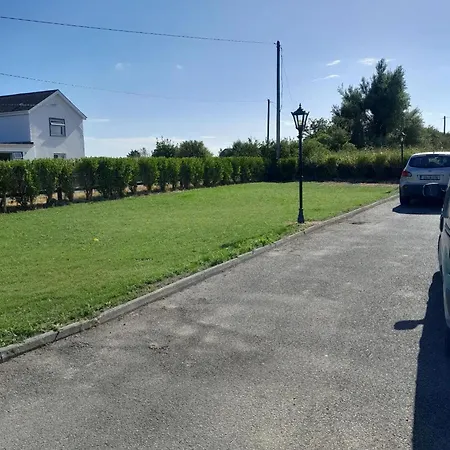 4-bed House In Rosslare With Swimming Pool
